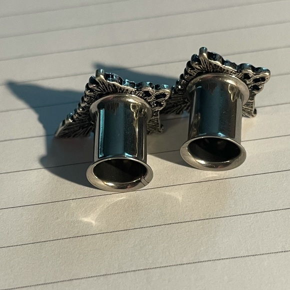 6mm/2G Green Opalite Teardrop Steel Tunnels - Picture 4 of 6